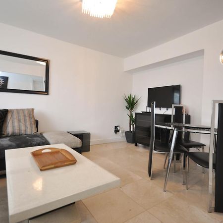 Modern 2 Bed Apartment Luton  Eksteriør bilde