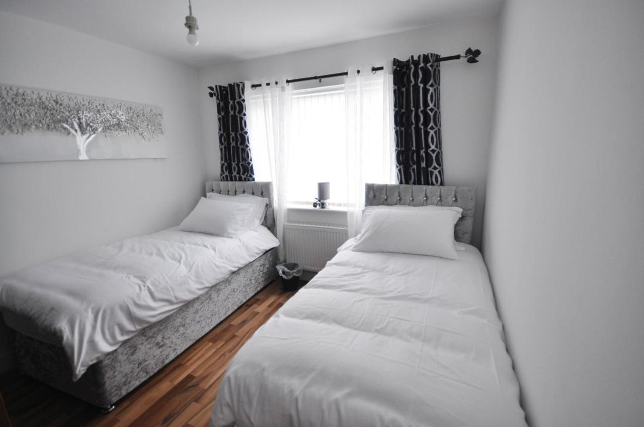 Modern 2 Bed Apartment Luton  Eksteriør bilde